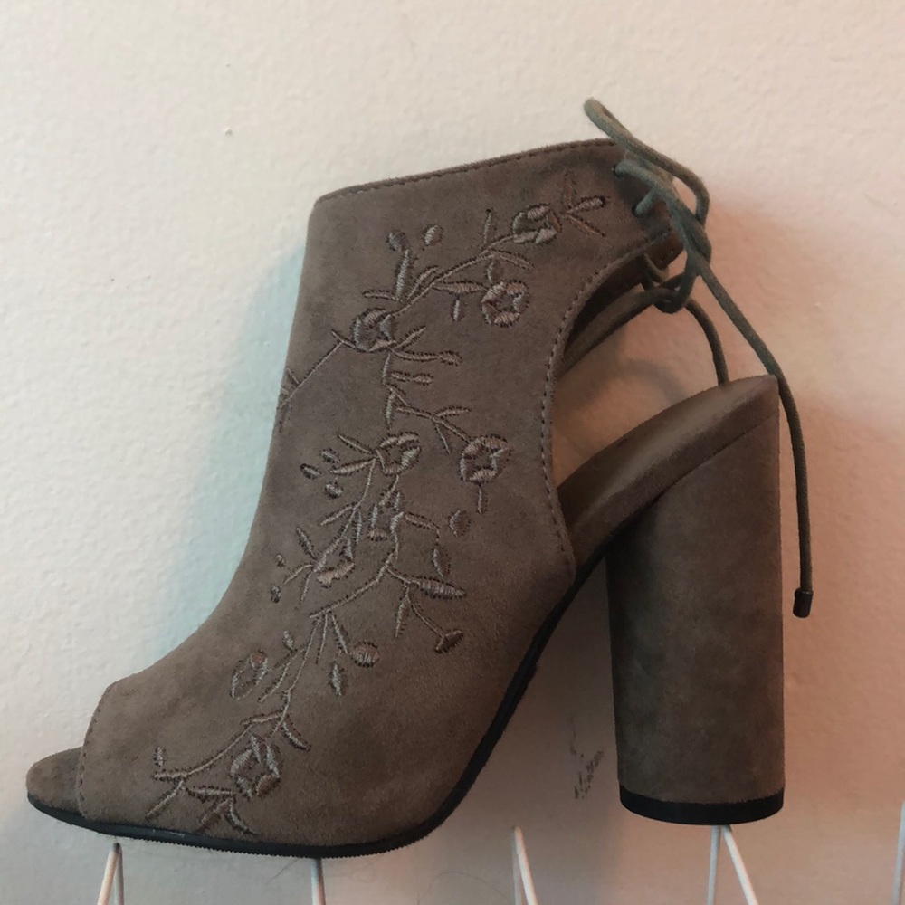 Embroidered gray heeled lace up booties